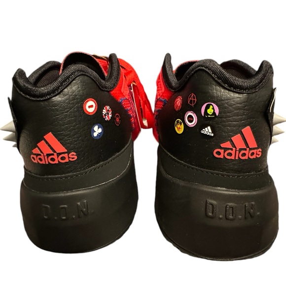 Adidas Donovan Issue 4
Spider-Man - Picture 4 of 8